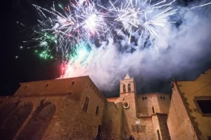 GIDONA - CASTELL D’ARO ES VESTEIX DE FESTA